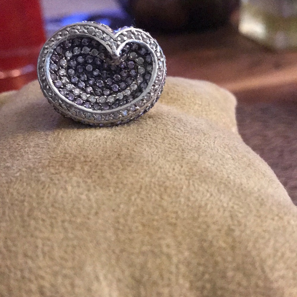 Stunning pre-owned sterling silver ring